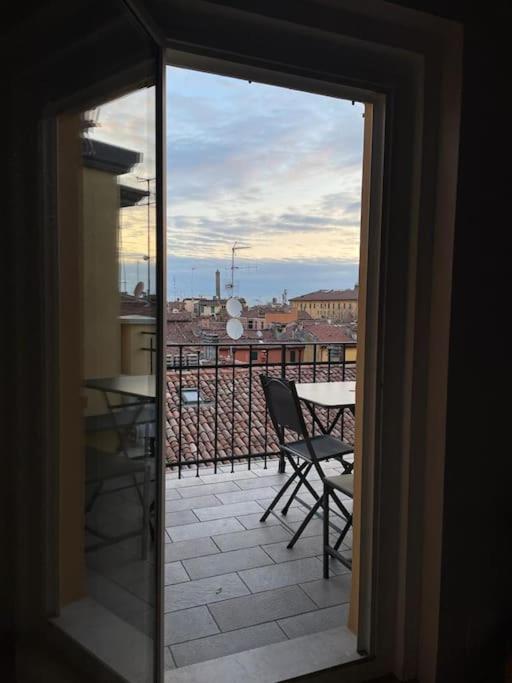 Romantic Attic Room With Panoramic View Bologna Kültér fotó