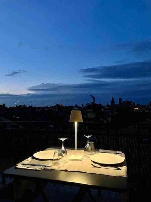Romantic Attic Room With Panoramic View Bologna Kültér fotó