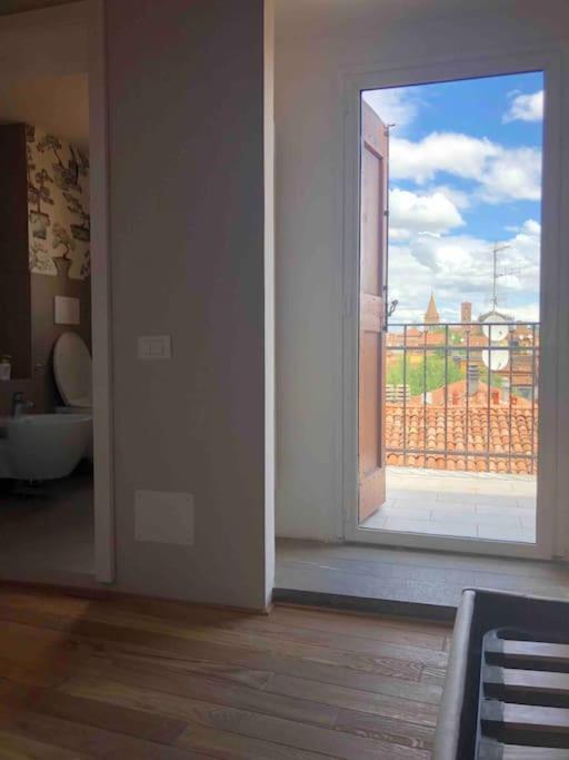 Romantic Attic Room With Panoramic View Bologna Kültér fotó