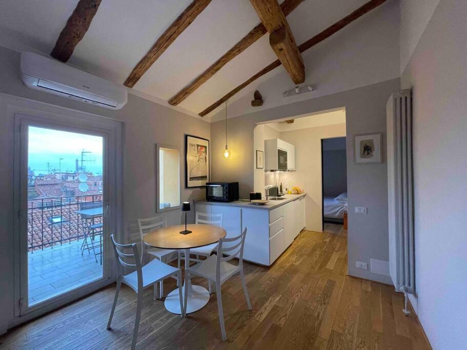 Romantic Attic Room With Panoramic View Bologna Kültér fotó