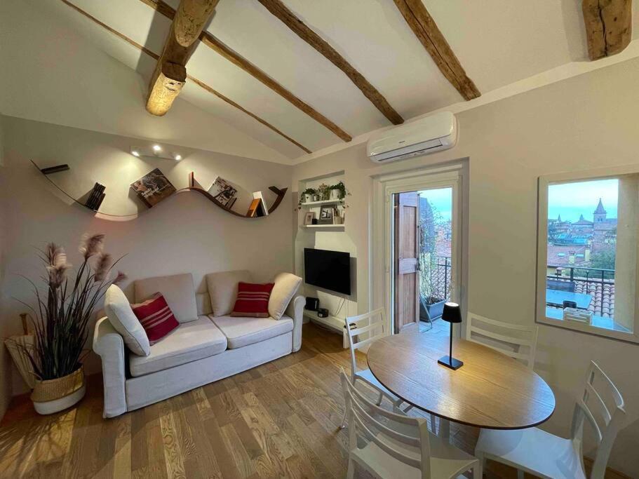 Romantic Attic Room With Panoramic View Bologna Kültér fotó